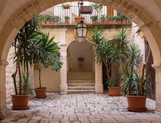 italian courtyard